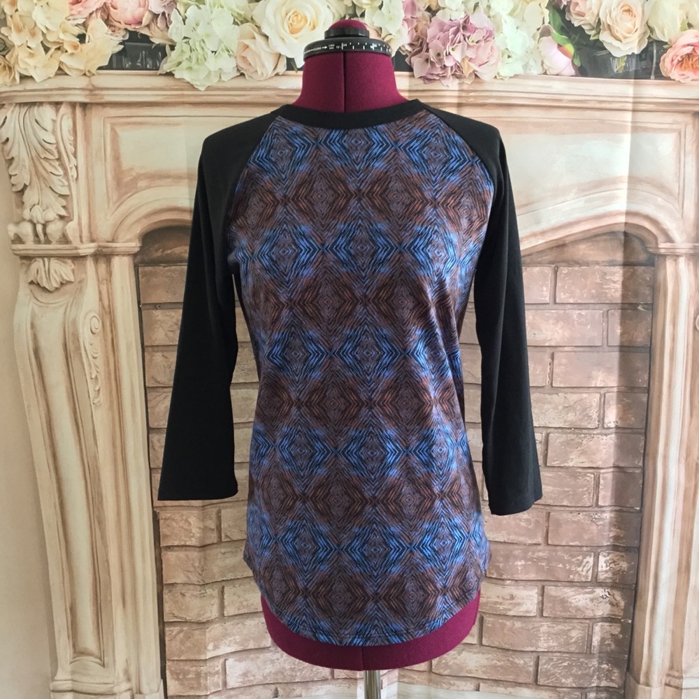 EUC LuLaRoe Raglan Shirt Sz. XS